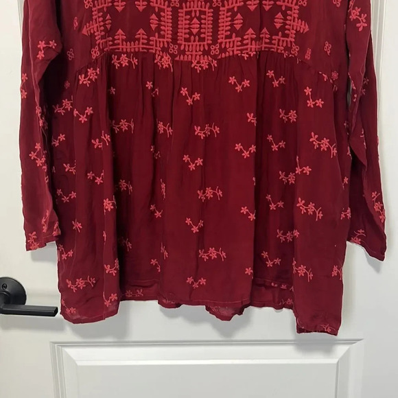 Johnny Was Women’s Burgundy Embroidered Long Sleeve Relaxed Top size XS - Picture 9 of 11